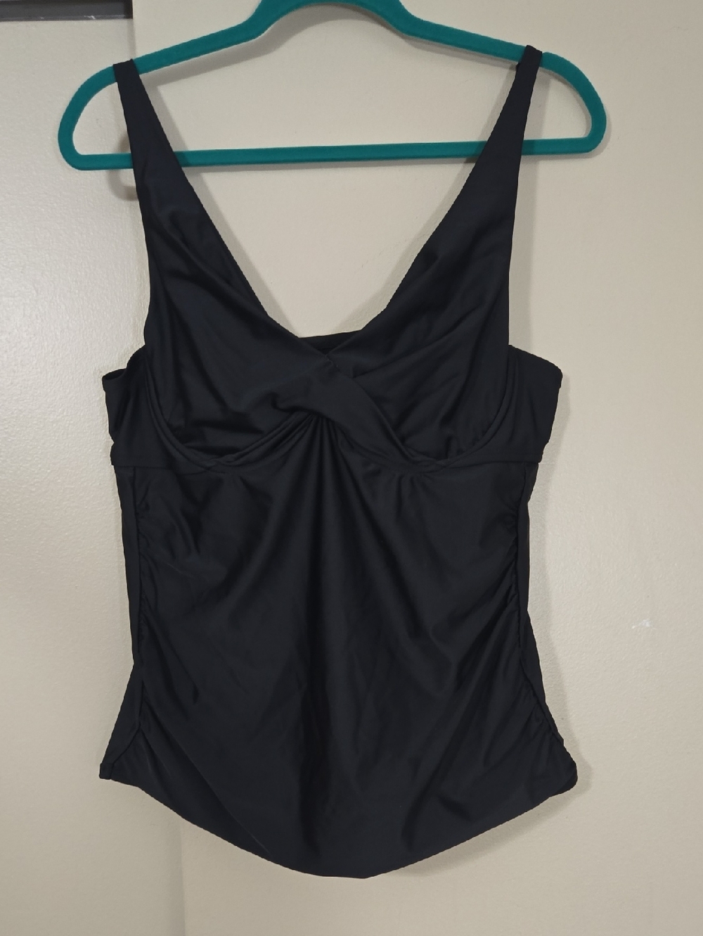 Catalina Women's Black Swim Top Size XL/16-18